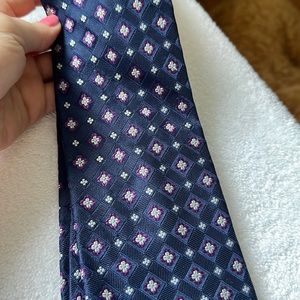 Jos A Bank Executive- navy purple patterned tie like new